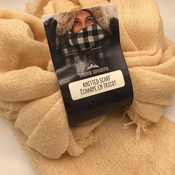 NWT True North Peachy Keen Knitted Scarf - Picture 3 of 6